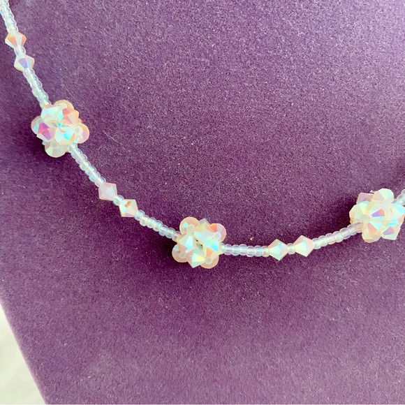 NWOT Elegant Floral Iridescent Crystal Necklace and Earring Set Jewelry Asian - Picture 9 of 14